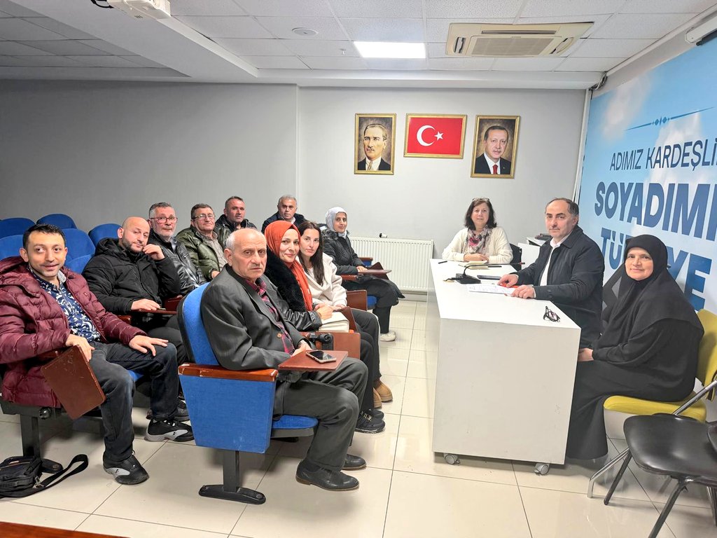 __ReisciHatun__'s tweet photo. Atatürk Mahallesi haftalık olağan toplantımızı,Mahalle başkanımız @HuseyinO89311 başkanlığında, İlçe koordinatörümüz @kadriyeyuzler ve mahalle yönetim kurulu üyelerimizin katılımı ile gerçekleştirdik.

@abdullahozdemir @cetinkaya_salim https://t.co/okK2CkC2if
