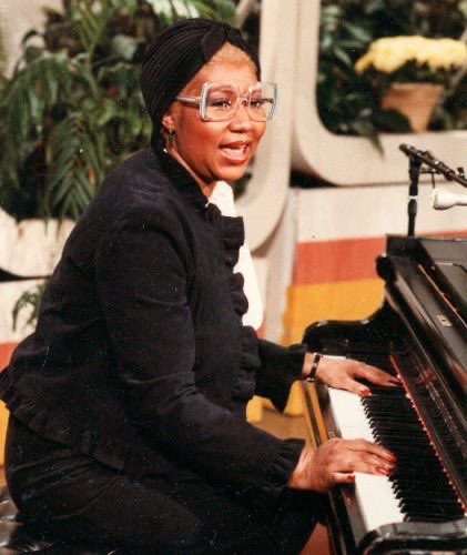 care bear ౨ৎ tweet media