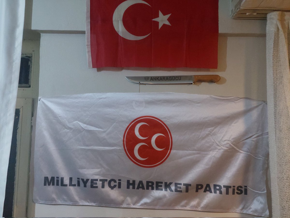 dtcfliturk's tweet photo. Üç hilal sancaklıyım, ben Ülkü Ocaklıyım. https://t.co/ovwj294a70