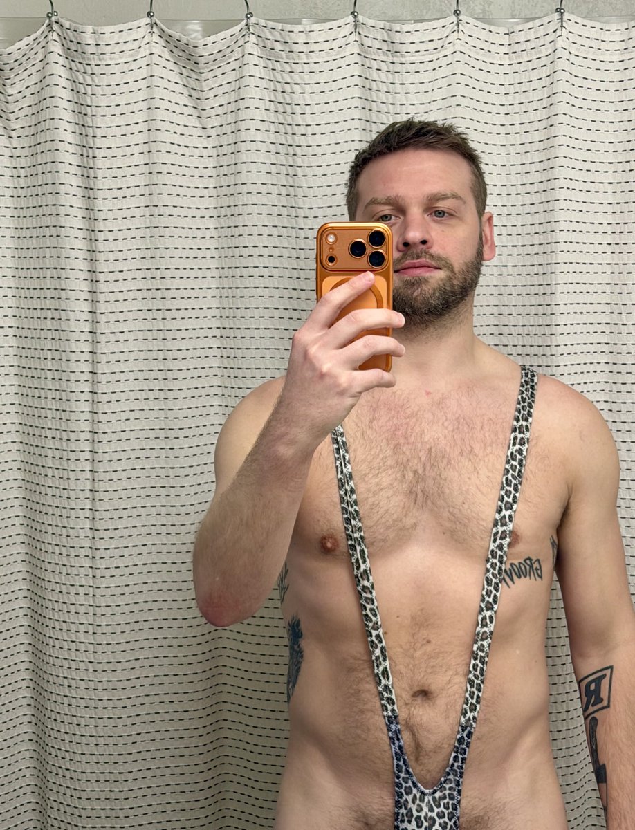 Alex Wayne tweet media