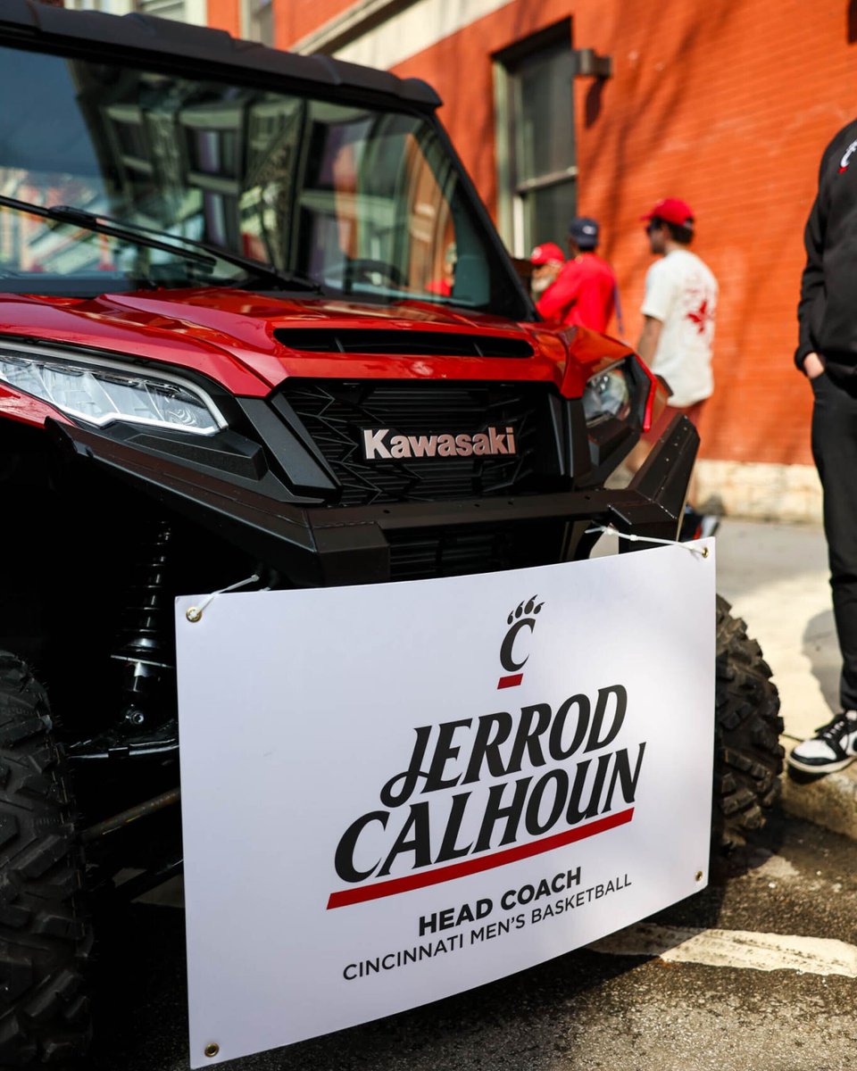 Cincinnati Bearcats tweet media