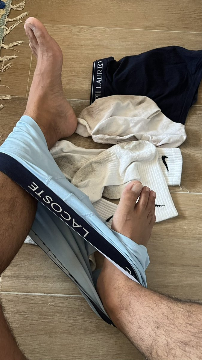 LeBossViril's tweet photo. Viens chienne, à ta place, rampe aux pieds du boss🦶Sniffe mes cho7 et caleçon imbibés d’odeur de mâle 🧦 Supplie et remercie la puissance du boss 💪🏻 Raque et rends-toi utile 😈

@RT_MASTERS_FR @promocion_pies @ApprenticeToshi @slave_here https://t.co/Dl3U7OAQd7