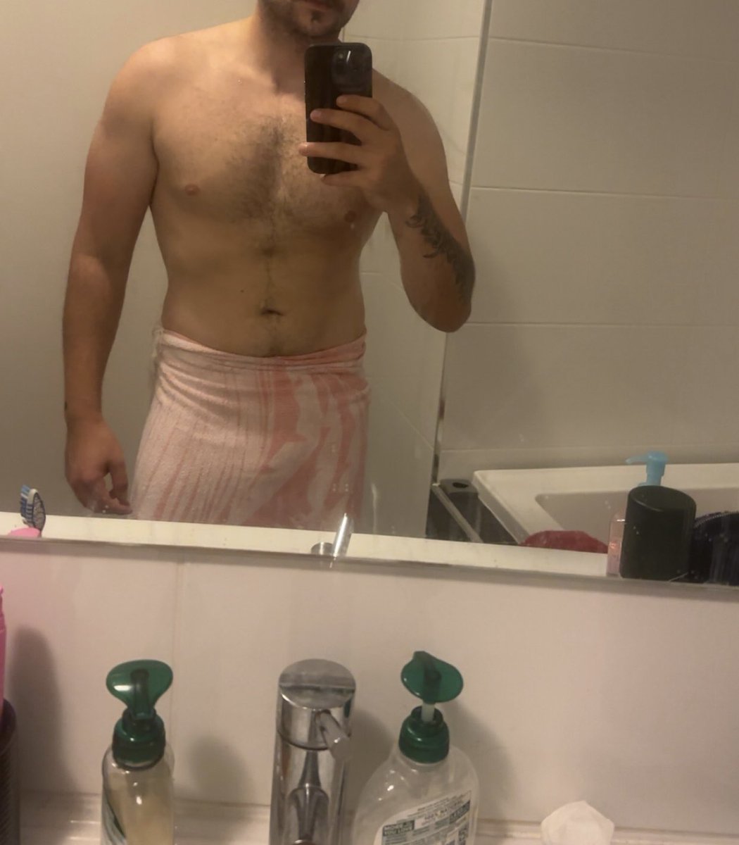 ausuncut tweet media