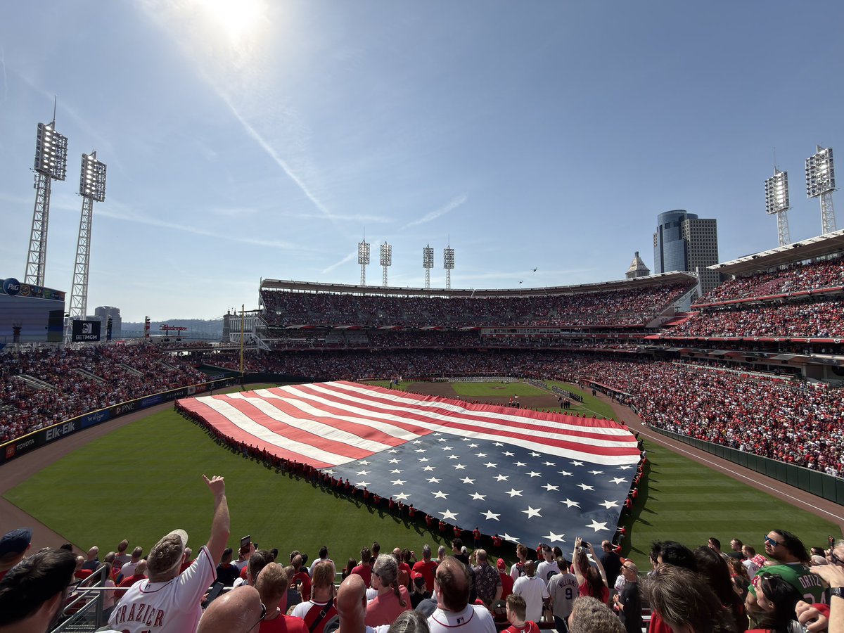 NOBODY DOES OPENING DAY LIKE CINCINNATI! ⚾️