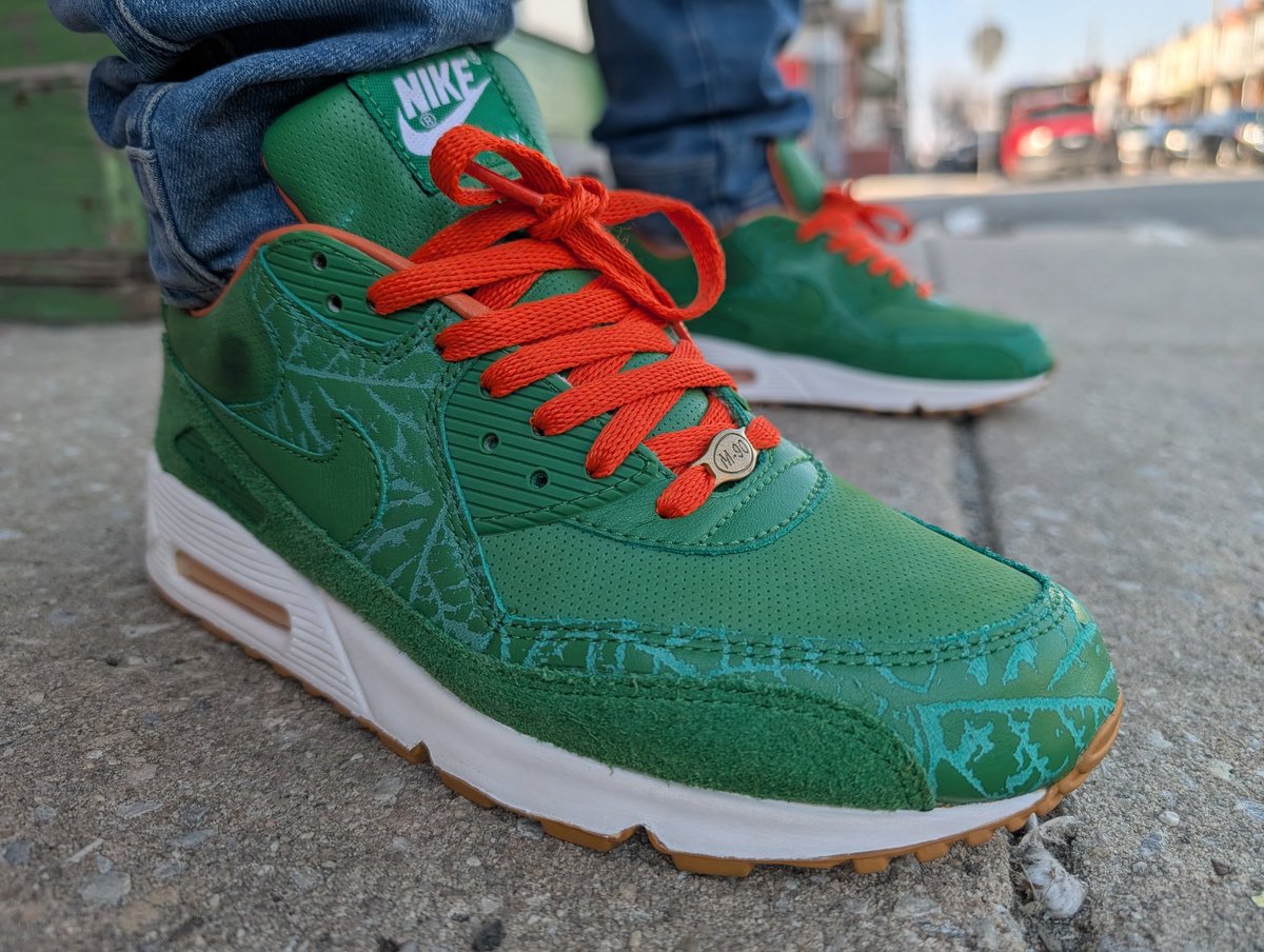 Sn3ak3r_Fr3ak3r's tweet image. Air Max Day wouldn’t be complete if I didn’t bring these out .. still wearable #WDYWT #AirMaxDay Homegrowns .. an absolute grail of a grail and one of my favorites