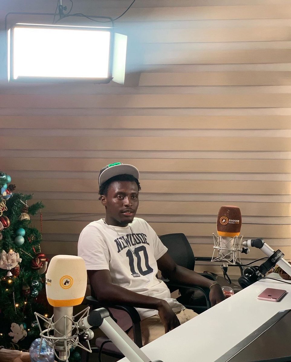 Black Stiches 🕸️ tweet media