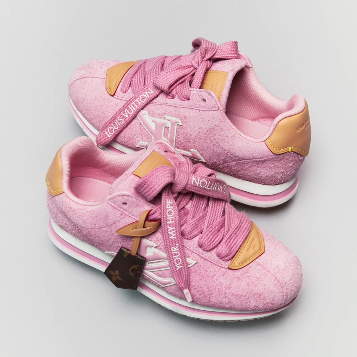 JustFreshKicks's tweet photo. OFFICIAL PROMO: J-Hope x Louis Vuitton LV BUTTERSOFT Sneaker 🌸✨

🗓️ May 2026 https://t.co/w66bkGpUM1