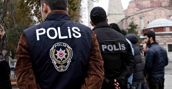 SerkanYARAR44's tweet photo. Futbolcular bizim çocuklar da, #Polis 'ler bizim çocuklar değil mi?
#BizimÇocuklar https://t.co/tHxwlQoYJj