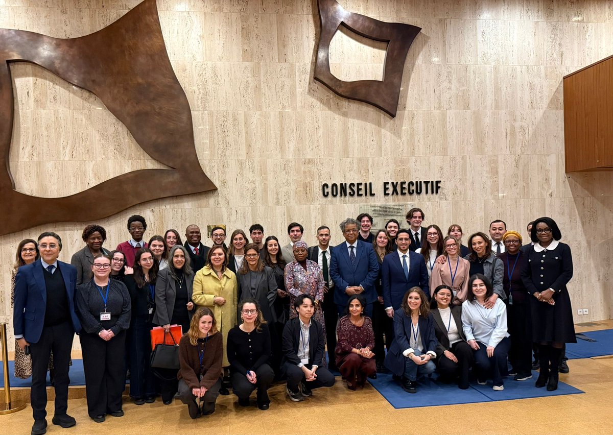 EXBChairperson's tweet photo. Heureux d’avoir échangé avec les étudiant·e·s de la Sorbonne, avec @VeraForReform,  @UNESCO_DG,@President43GC.Leurs idées rappellent que l’avenir du multilatéralisme repose sur le dialogue  et la capacité à dépasser les intérêts nationaux pour construire des réponses collectives. https://t.co/VPkbWAXAnD