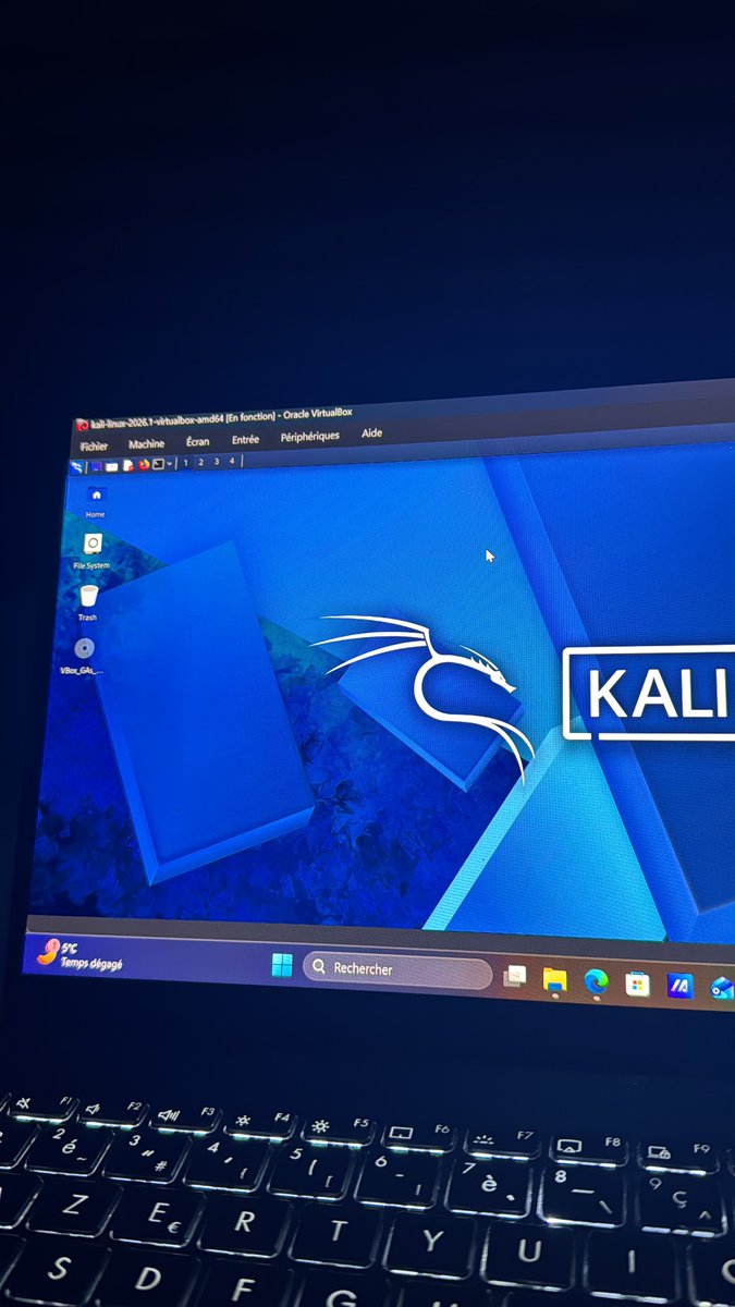 /// 🐅 tweet media