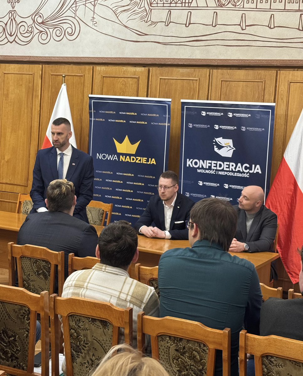 Tomasz Loewnau tweet media