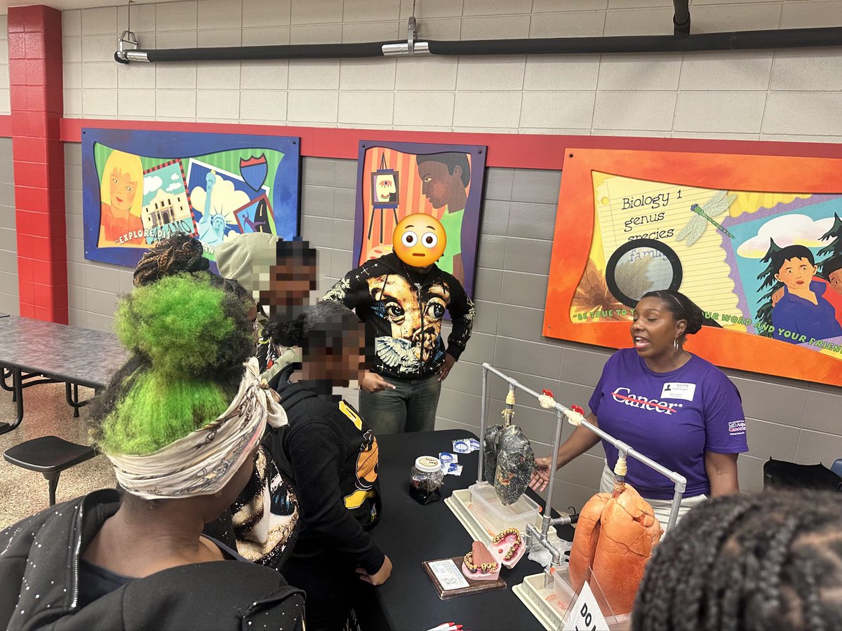 Luvelyo's tweet photo. Students at @Drew_AISD saw the difference between smoker’s lungs versus healthy lungs during #KickTobaccoandVaping month. The choice is clear. Choose to have healthy lungs and say no to all forms of tobacco. @UTMDAnderson #EndCancer https://t.co/J2bB5gff4K