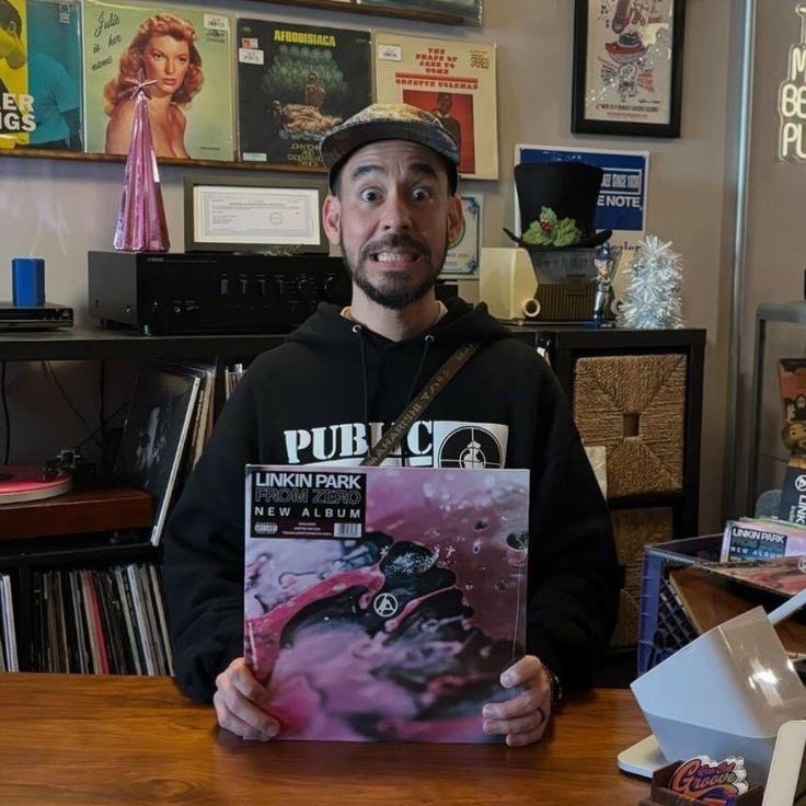 mike shinoda’s eye crinkles tweet media