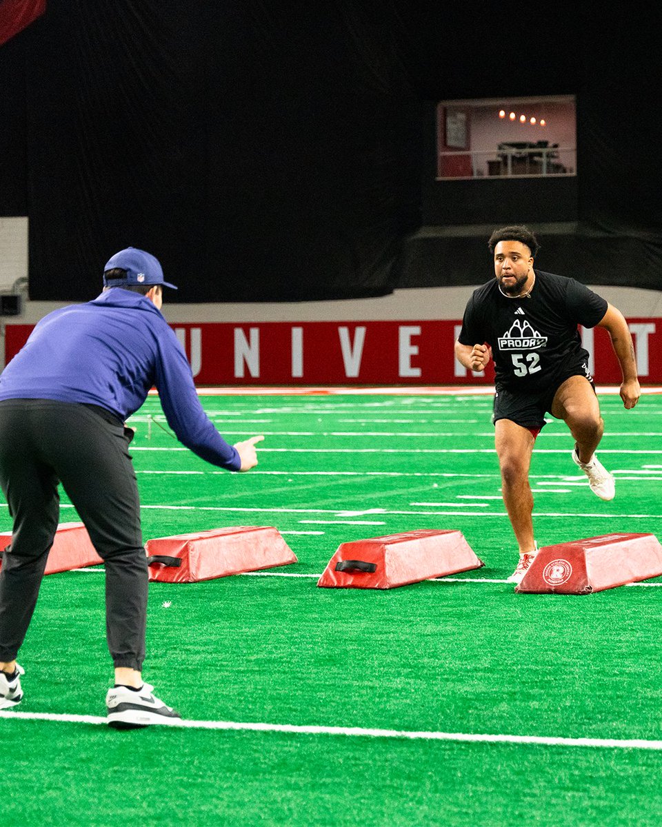 South Dakota Football tweet media