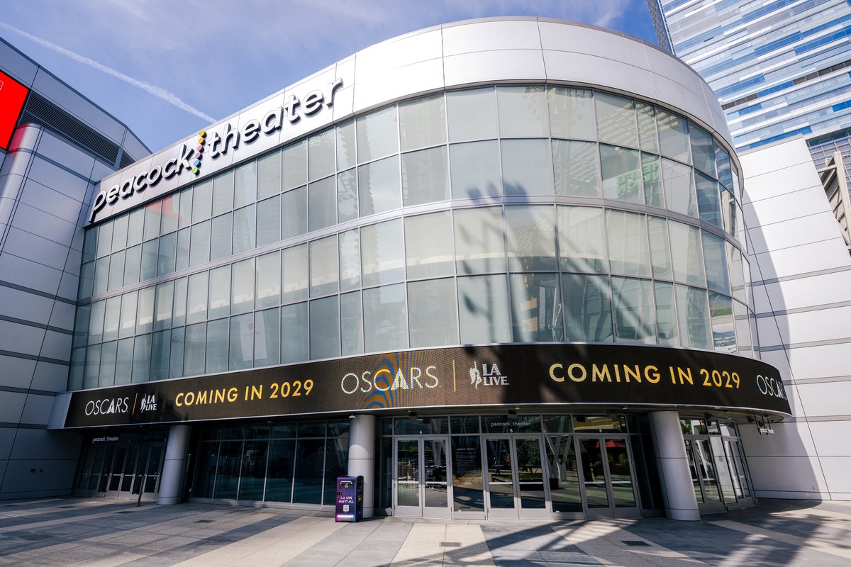 L.A. LIVE tweet media