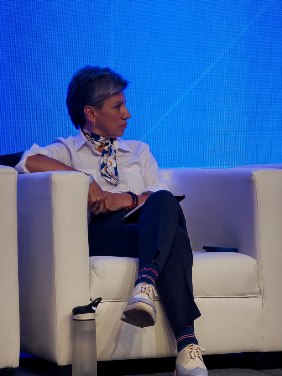 Claudia López Hernández tweet media