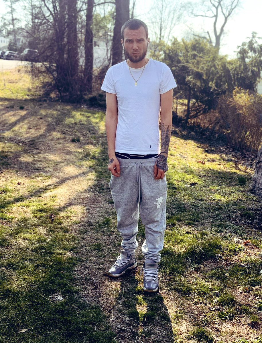 Foreign Tom ☮️ tweet media