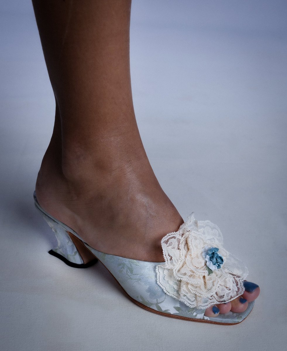 Anna Sui tweet media