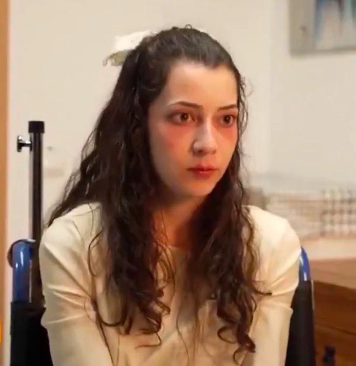 Anna Lulis tweet media