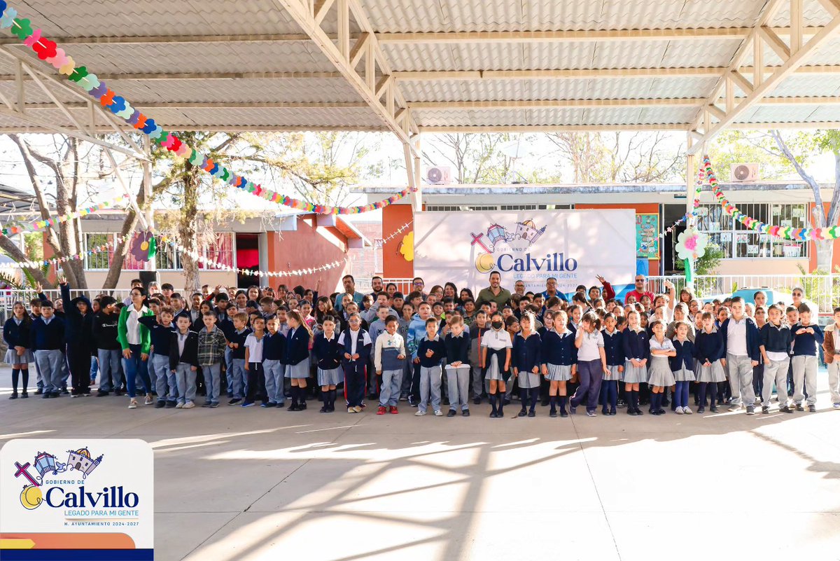 Esta mañana, el presidente municipal, Daniel Romo Urrutia, hizo entrega de una cisterna a la escuela primaria 20 de Noviembre de la comunidad de Ojocaliente, con el fin de abastecer las necesidades de agua potable, asegurando el suministro constante de este vital líquido.
