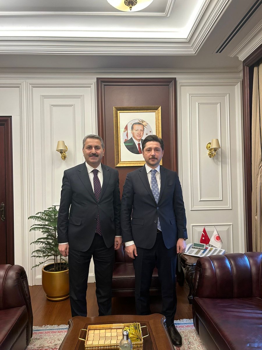 ceyhanburakab's tweet photo. AK Parti Yerel Yönetimler Başkan Yardımcısı, eski Tokat Belediye Başkanı hemşerimiz Sayın Eyüp EROĞLU’na hayırlı olsun dilekleri ve nazik ziyaretleri için çok teşekkür ederim. @EyupEroglu60 https://t.co/Xj5f3Uv9rF