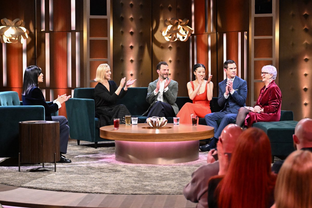 jamiedornanbr's tweet photo. 📸 | Nossa galeria já está atualizada com as fotos promocionais de Jamie Dornan no The Claudia Winkleman Show.

https://t.co/vddIPwNIcE https://t.co/hQCMOipP5k