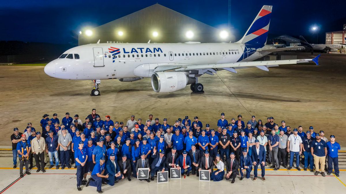 Rev_Embarque's tweet photo. ✈️🇧🇷Lula visitou o centro de manutenção da LATAM em São Carlos (SP), que completa 25 anos. A empresa anunciou a compra de 24 aeronaves E195-E2 da Embraer, com foco em ampliar rotas, empregos e investimentos no país.

📸 LATAM / Ricardo Stuckert https://t.co/QmK3eXpf4E