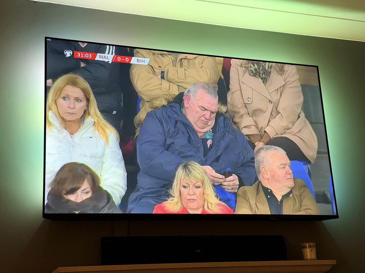 Mark Thomas tweet media