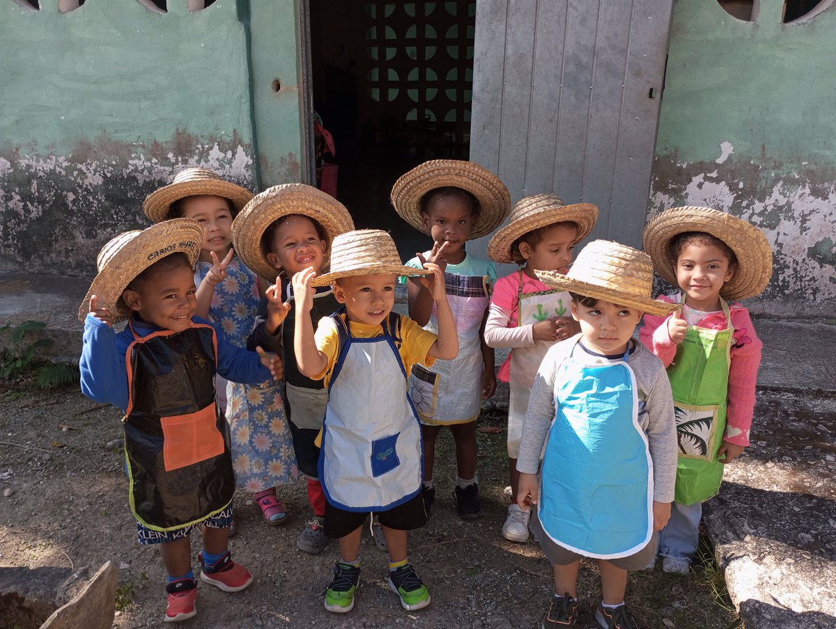 llavecitas's tweet photo. La Educación en valores debe comenzar desde la Primera Infancia. Nuestros niños disfrutan de la actividad laboral en el huerto.
#LaPrimeraInfanciaImporta
@Comunicaci83741 @CubaMined @YanetHzP25 @Pidgegu https://t.co/TSBLj7GVlF
