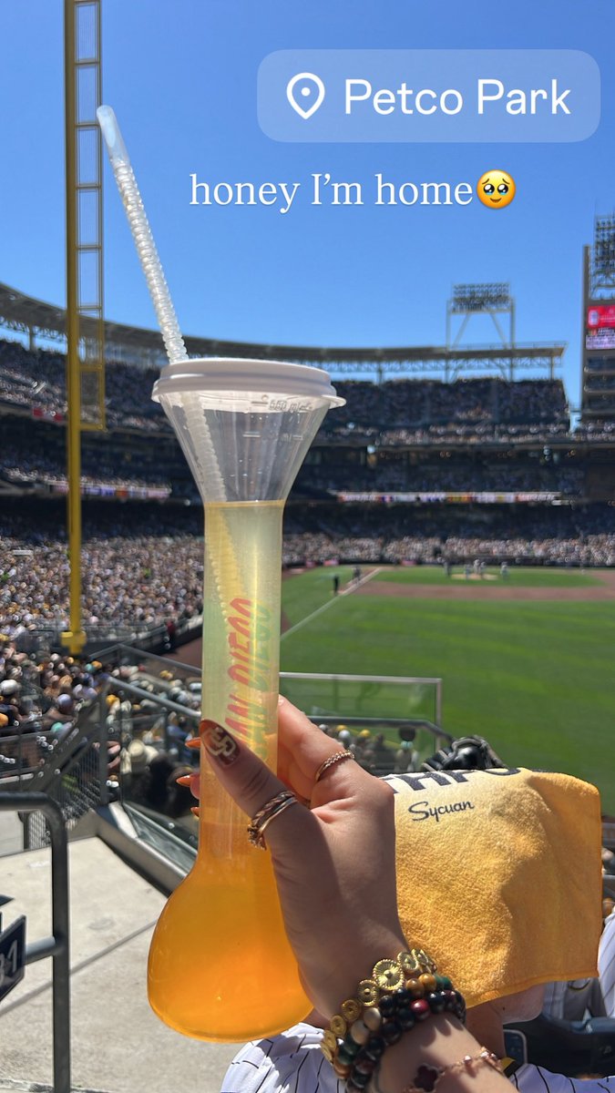 Happy opening day, padres fans 🤎