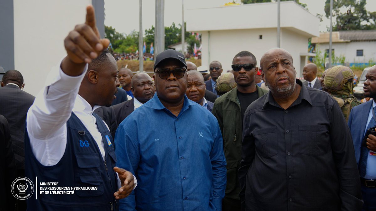 BenjaminEliya's tweet photo. #RDC Moment historique à Kikwit : lancement de l’électricité issue de Kakobola, en présence du Président Félix-Antoine Tshisekedi Tshilombo et du ministre Aimé Molendo Sakombi.

Sur place, le Chef de l’État, guidé par le DG de la SNEL, @ted_lwamba, a supervisé l’acheminement ⤵️ https://t.co/iec4gBBRtP