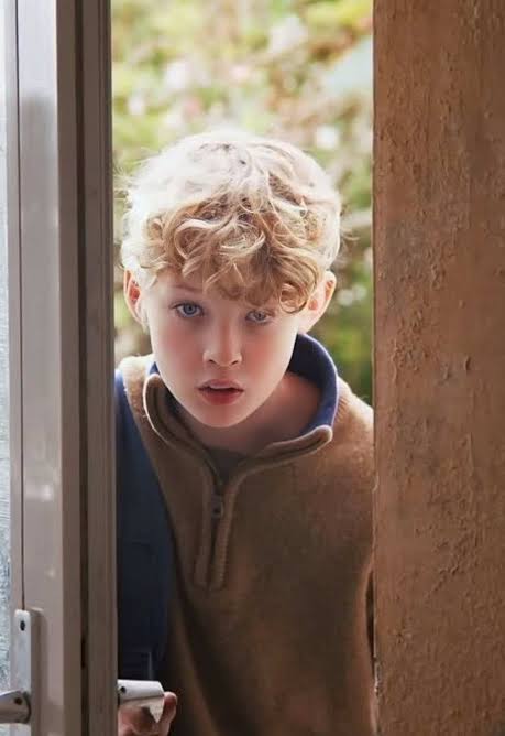 regula ⭐ GOLDEN HOUR tweet media