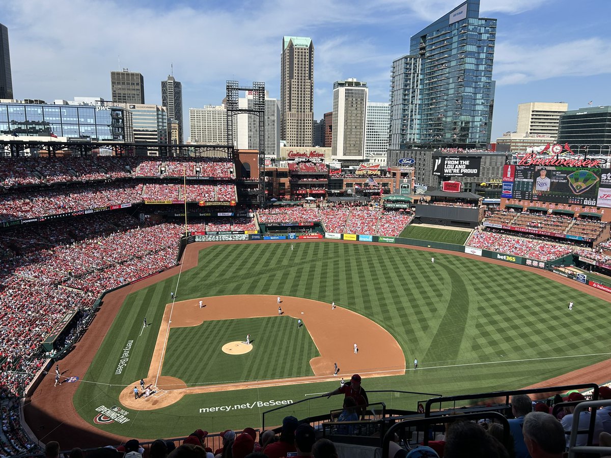 Ehmily  tweet media