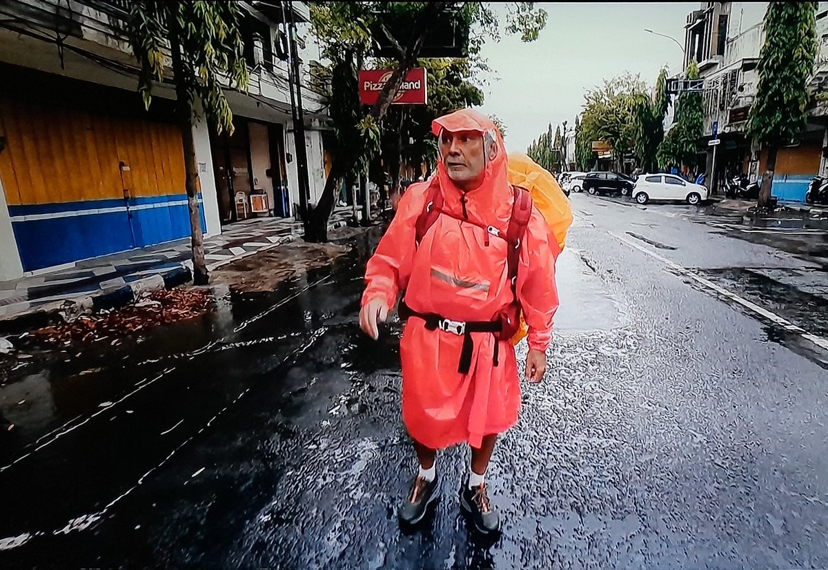 _extradark85% tweet media