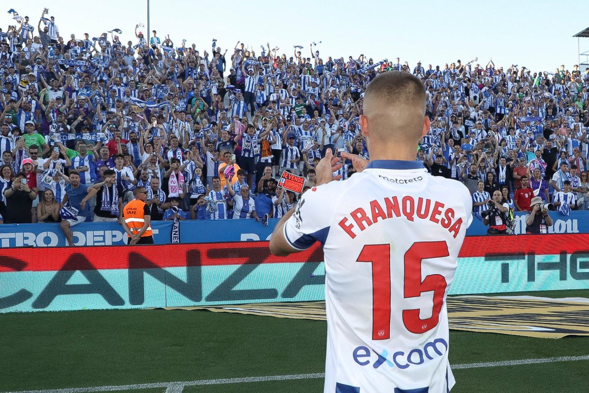 DiegoShelbyCDL's tweet photo. Con 11 Franquesas sobre el césped no solo ganaríamos batallas, ganaríamos guerras

Capitán sin brazalete, tanto dentro como fuera del campo. Un tío que siente de verdad el escudo y el orgullo de una ciudad

Enric Franquesa SÍ que nos representa, su renovación es muy necesaria💙🤍 https://t.co/WJH3NUsQZu