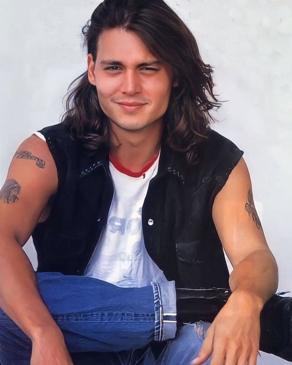 𝕷𝖎𝖙𝖙𝖑𝖊 𝕻𝖊𝖊𝖕𝖘 🏴‍☠️#JohnnyDepp tweet media