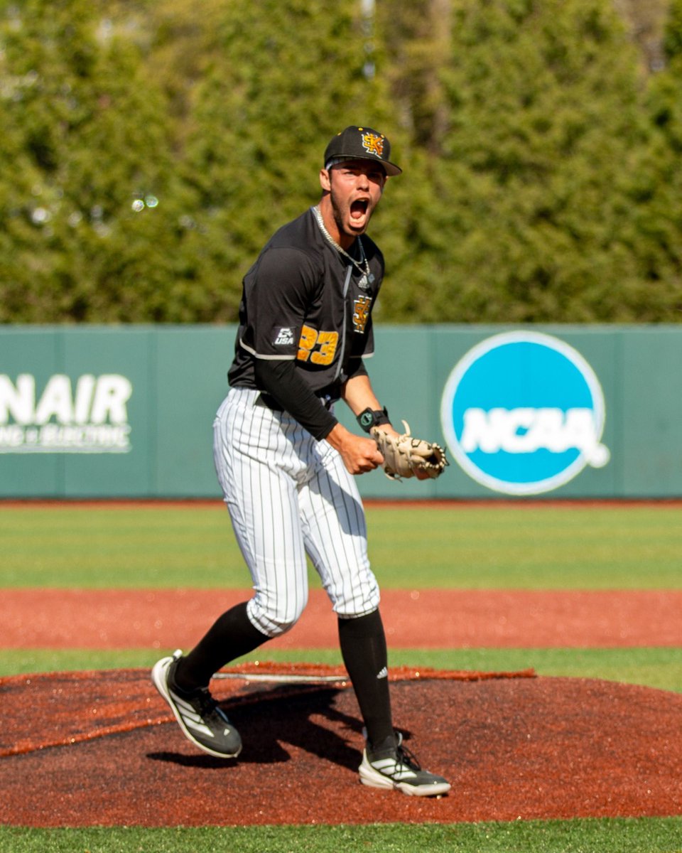 D1Baseball tweet media