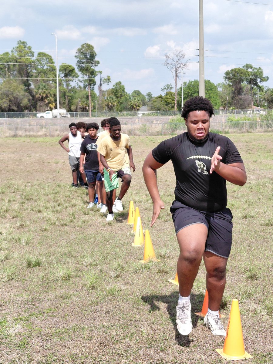 Gateway HS Football tweet media