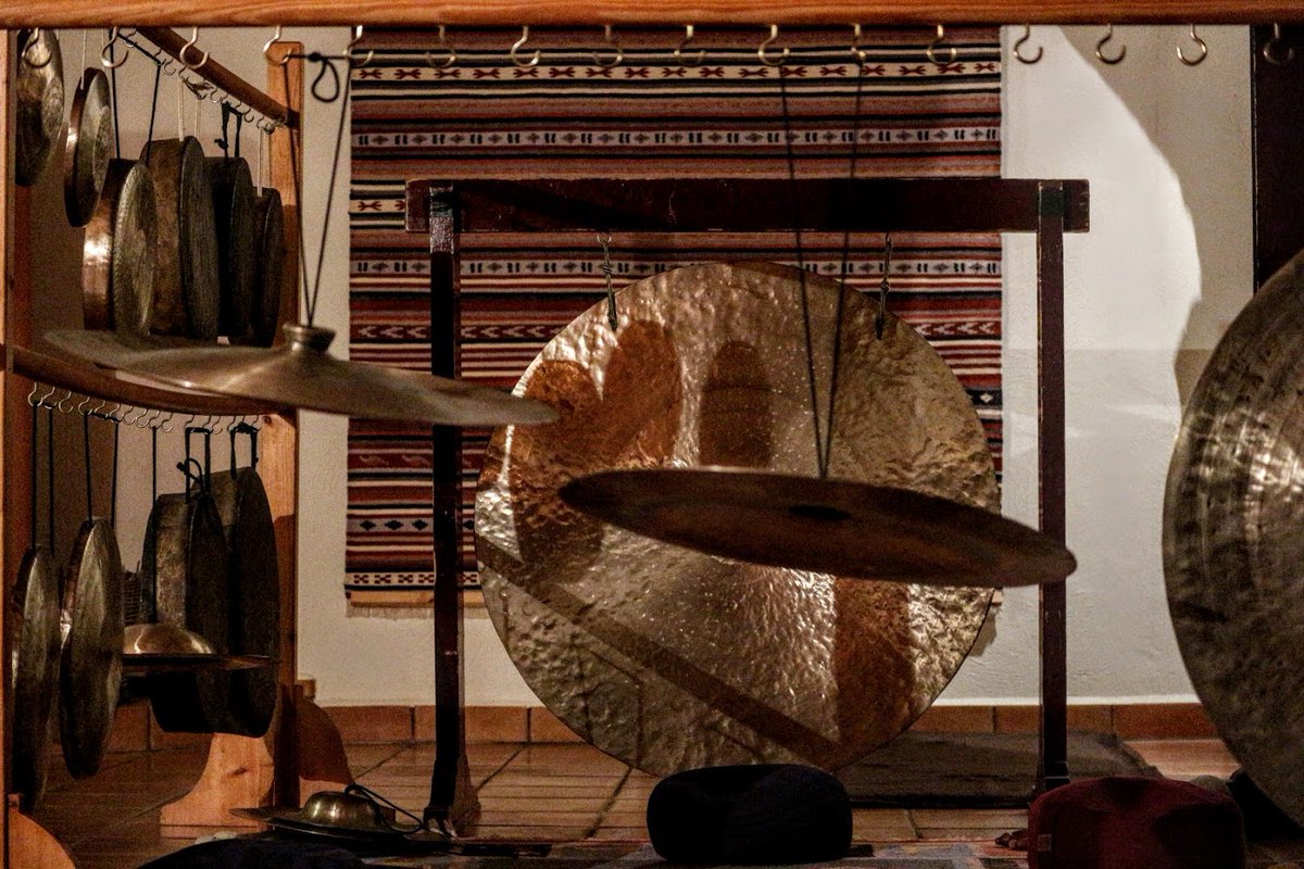 ferkelens's tweet photo. Soundhealing zondagavond 29 maart - https://t.co/lssHXsF5MZ https://t.co/DjGo9z6q71