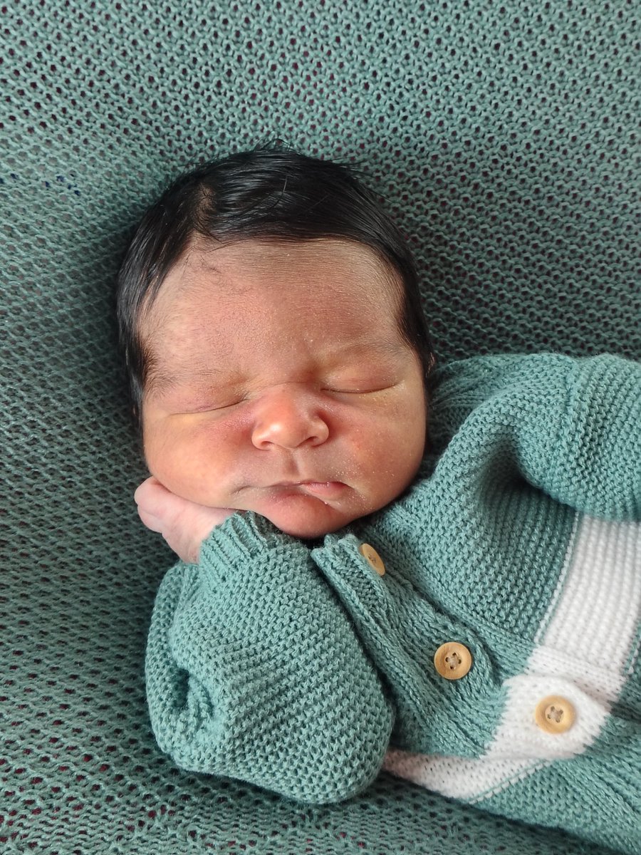 lidiandr_'s tweet photo. Em meio à saudade, Deus escreveu um novo capítulo: você, meu filho. Minha força, meu recomeço. MEU MILAGRE CHEGOU, OBRIGADO DEUS! 😭🩵 https://t.co/mjdZT6hRLe