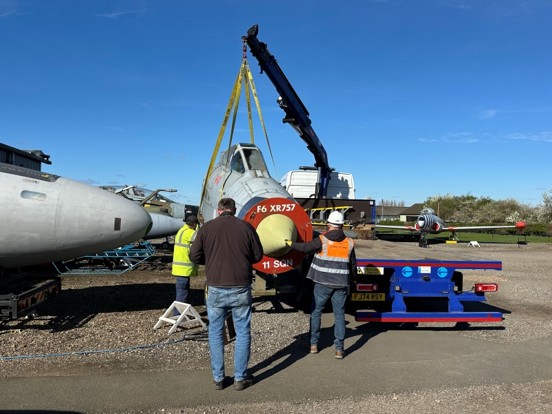 NewarkAirMus's tweet image. The 56 Sqn Firebird markings have now been applied to #Lightning T5 #XS417 &amp;amp; the #Lightning F6 cockpit from #XR757 left site this morning.
Photo credits #DTEParchive
#EveryNAMvisitCounts