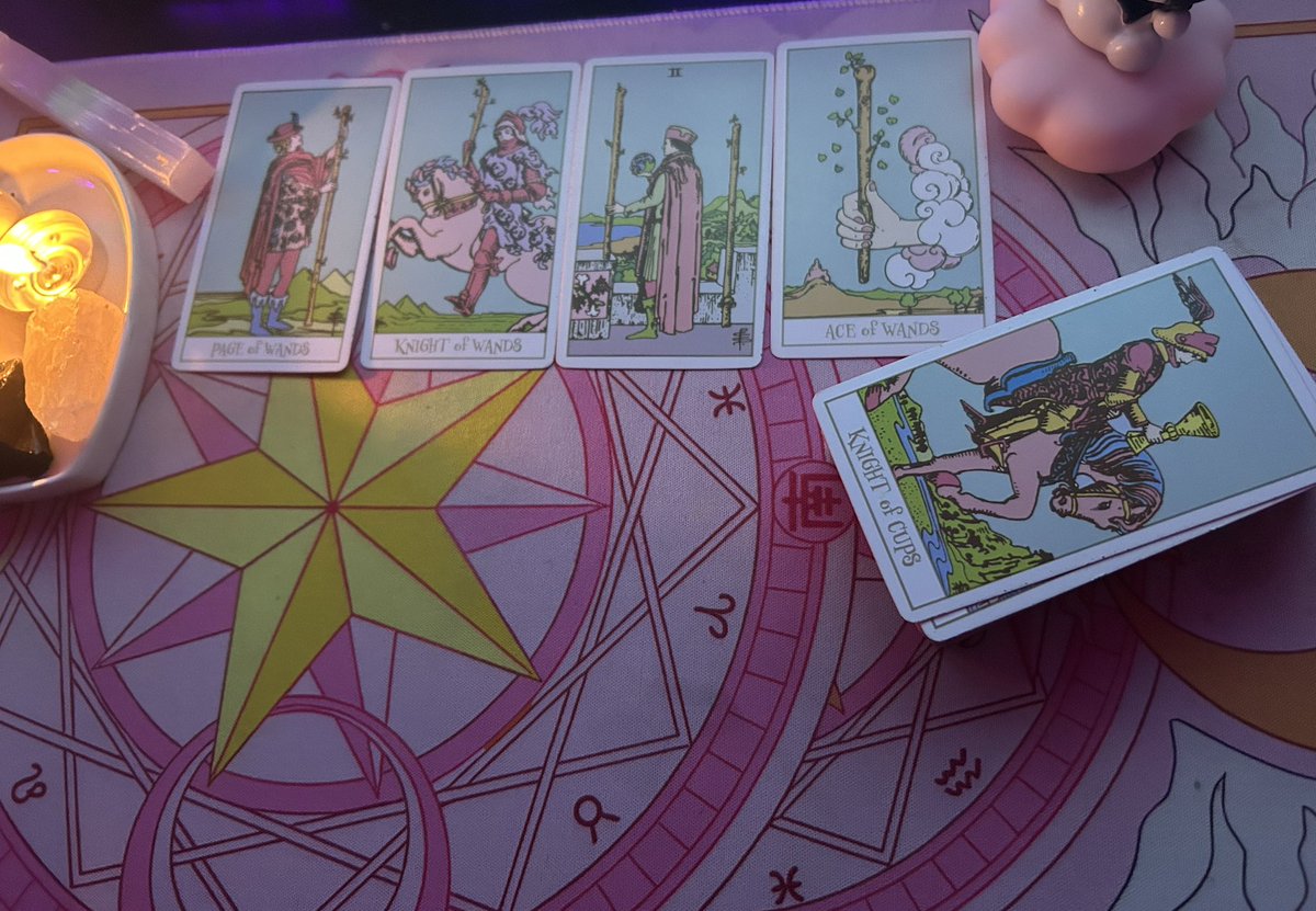 cartasdabel's tweet photo. KKKKK INICIEI UMA TIRAGEM DE ANÁLISE AMOROSA PRA SABER COMO ESTÁ A VIDA AMOROSA DA MINHA CONSULENTE PÓS TÉRMINO

e tem quem diga que o tarot não é literal, olhem isso https://t.co/VsYwFGIbZb