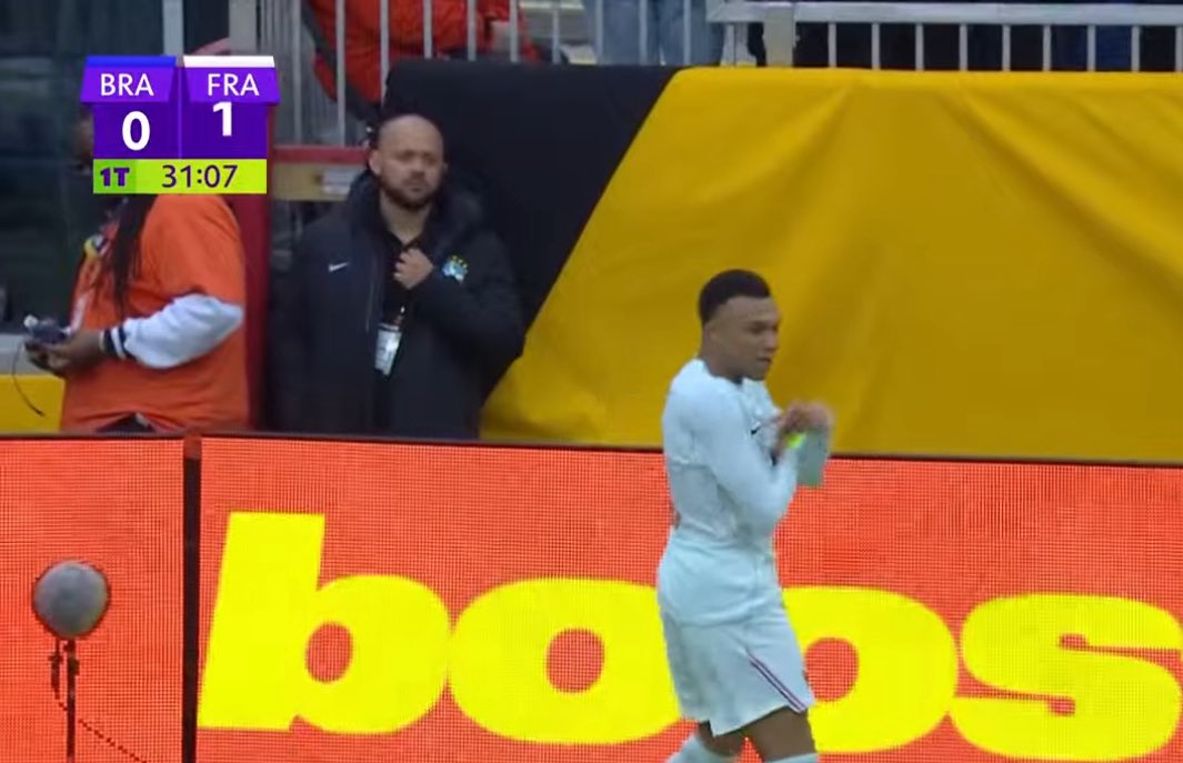 PES MIL GRAU tweet media