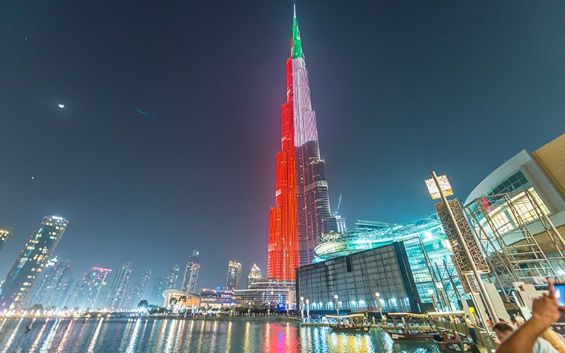 الإمارات العربية المتحدة ستُضيء 
درب الأمة العربية بنور العزة والمجد الخالد.