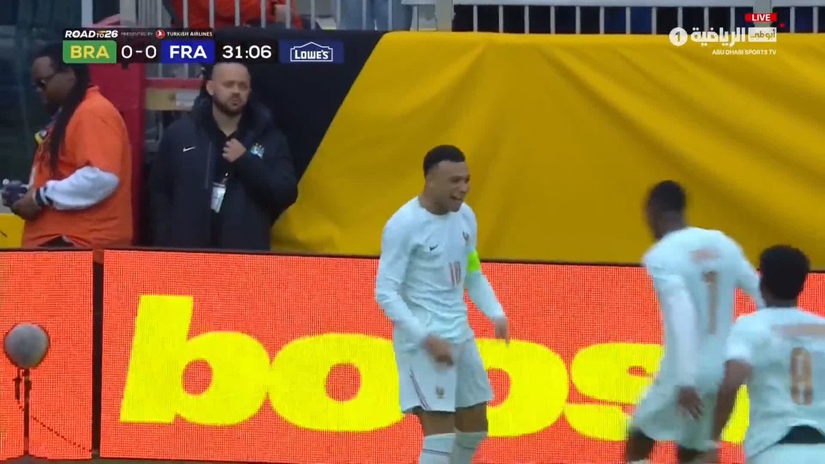 الهدف الأول لفرنسا في شباك البرازيل عن طريق كيليان مبايي 