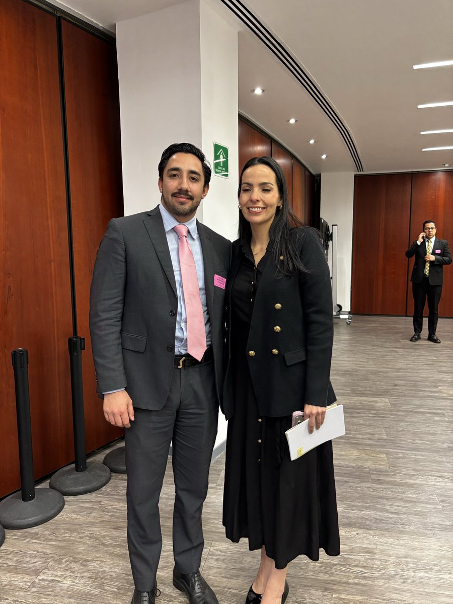 VazquezmLuis's tweet photo. En el Senado de la República, en la firma del convenio entre SIPPINA y IAPF, en compañía de la Senadora Laura Esquivel🇲🇽

Importante impulsar agendas que fortalezcan la protección de niñas, niños y adolescentes desde las instituciones y la sociedad civil. https://t.co/4rsVueaJFe