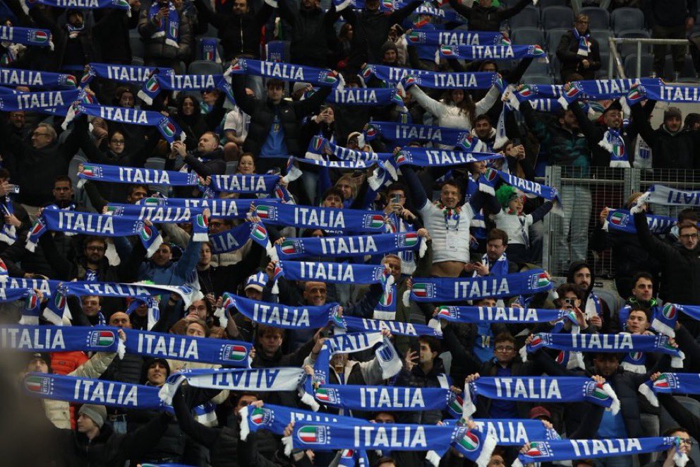 rossonero©️HA BISOGNO DI ALLEGRI tweet media