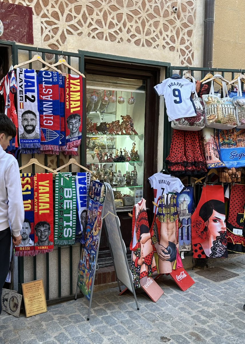 Emilio_Caura tweet media