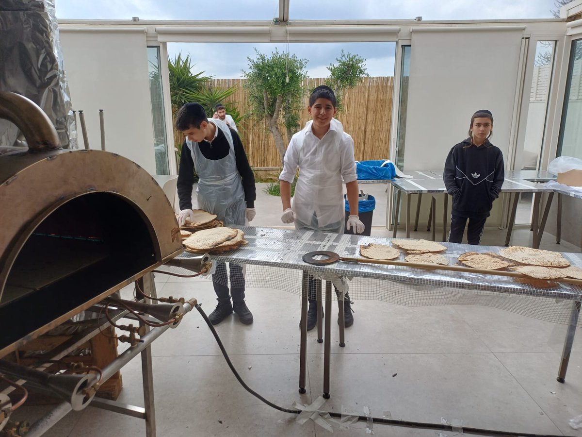 Torah-Box tweet media