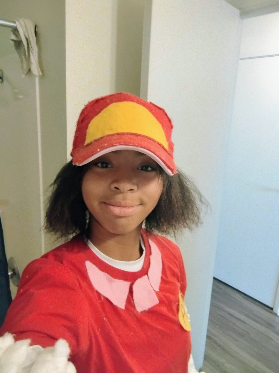 Llaena°_°llama tweet media